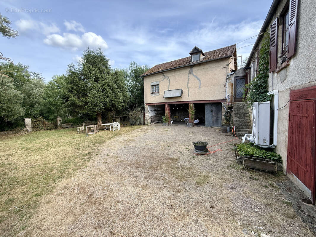 Maison avec vue dégagée entre Vézelay et Avallon - photo 4