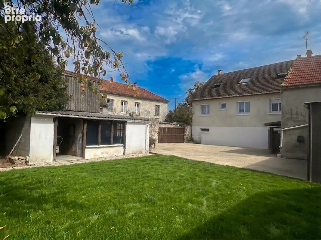 Maison familiale de 7 pièces, 4 chambres sur 1390 m² de jardin - photo 2
