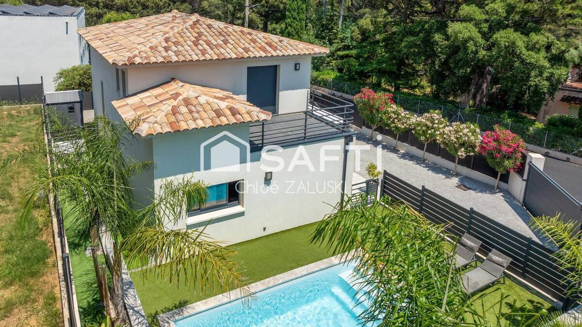 Photo 1 - Maison à FREJUS