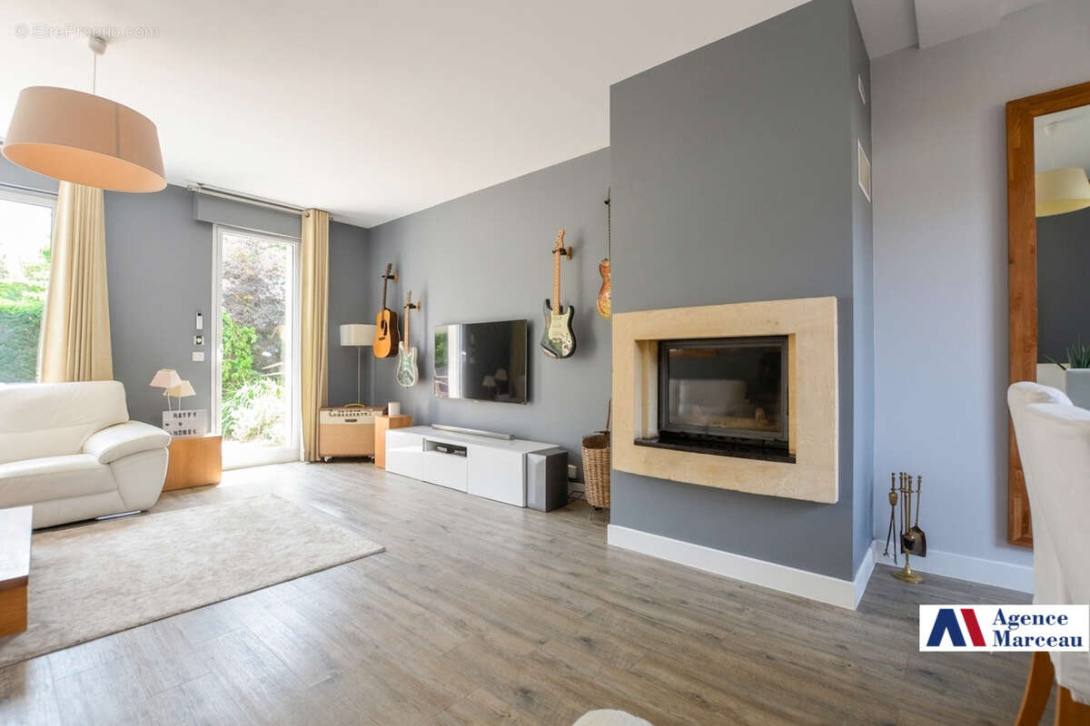 Maison à COURBEVOIE