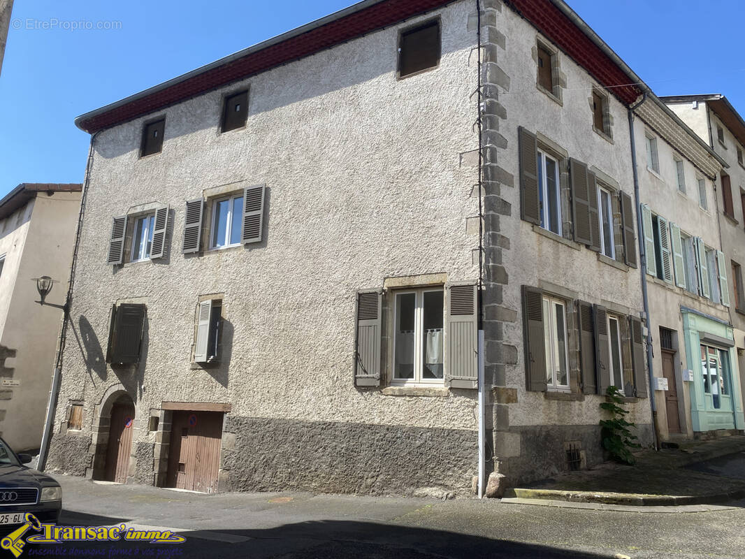 Appartement à COURPIERE