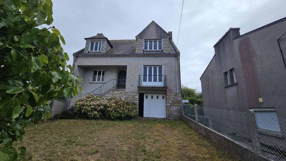 Maison à CAMARET-SUR-MER