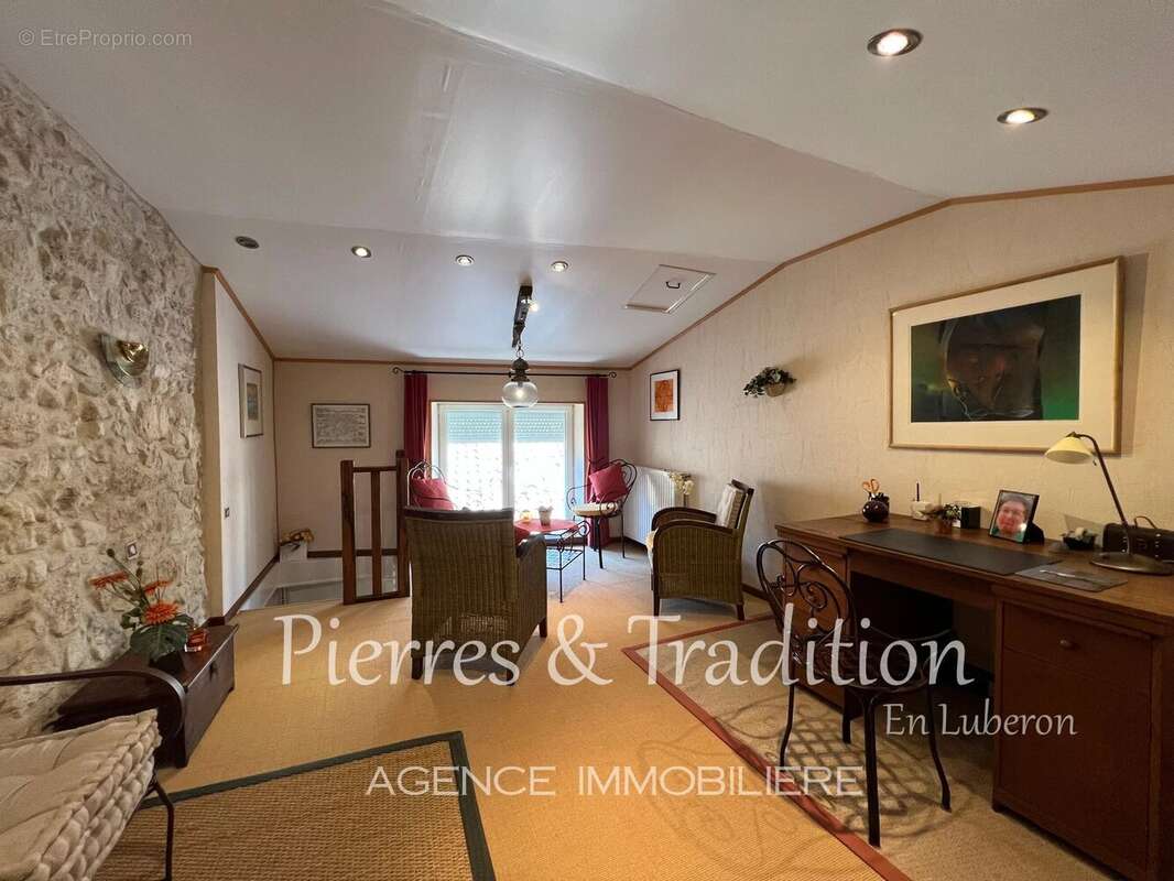 Maison à CERESTE