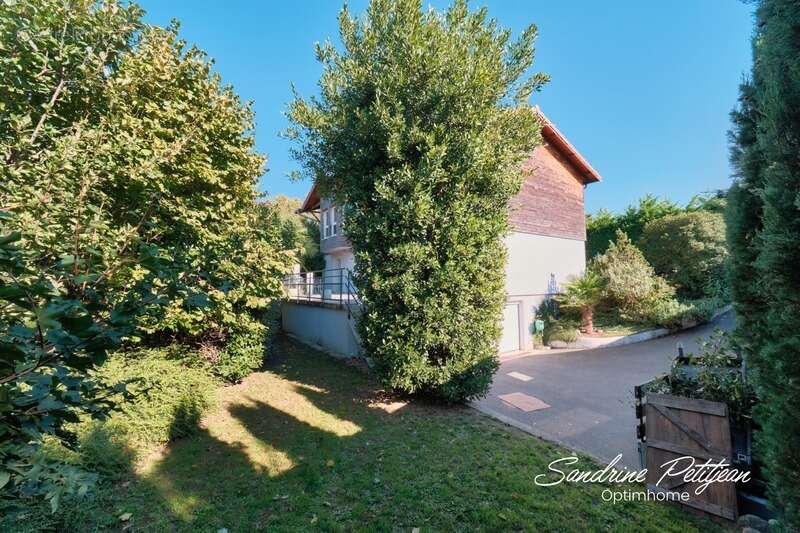 Maison à SAINT-JEAN-DE-THURIGNEUX