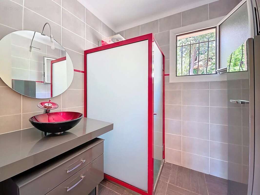 Maison de 145m² sur 1212m² / calme et lumineuse !! - photo 12