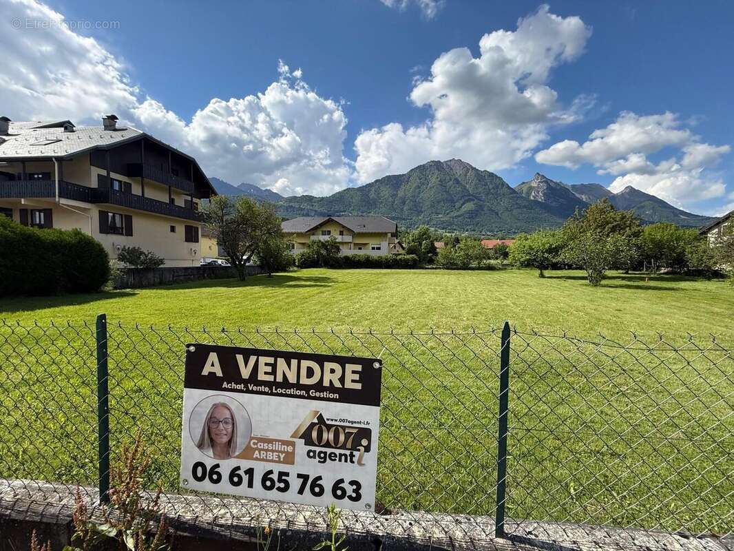 Terrain 2435 m² à Gilly-Sur-Isere  - photo 2