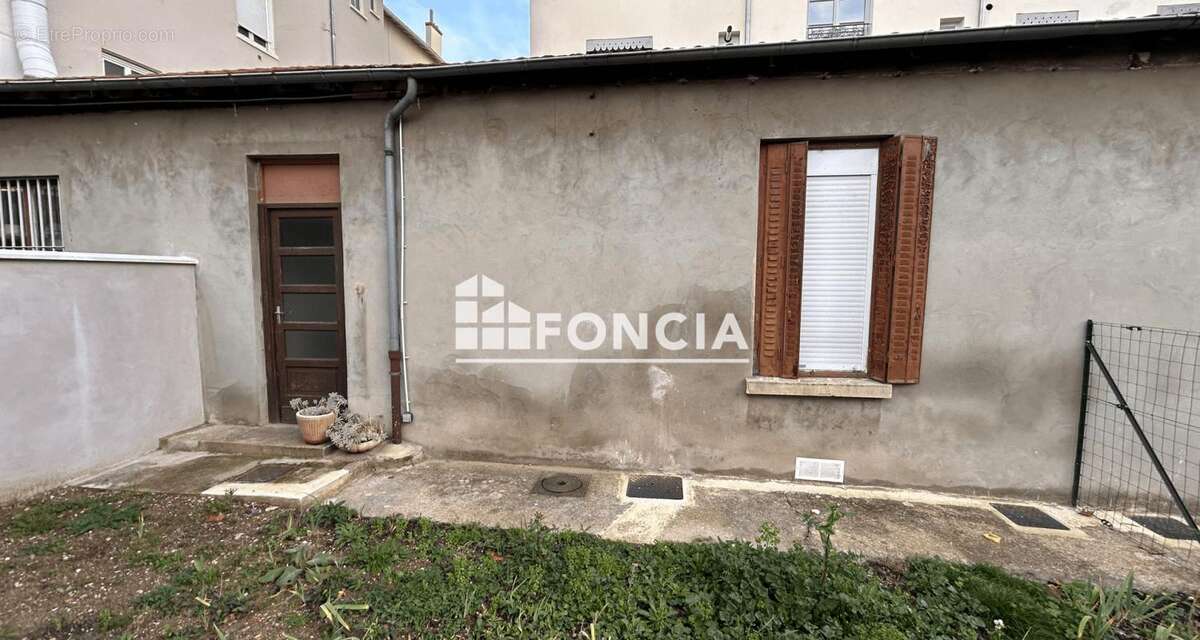 Appartement à LYON-8E