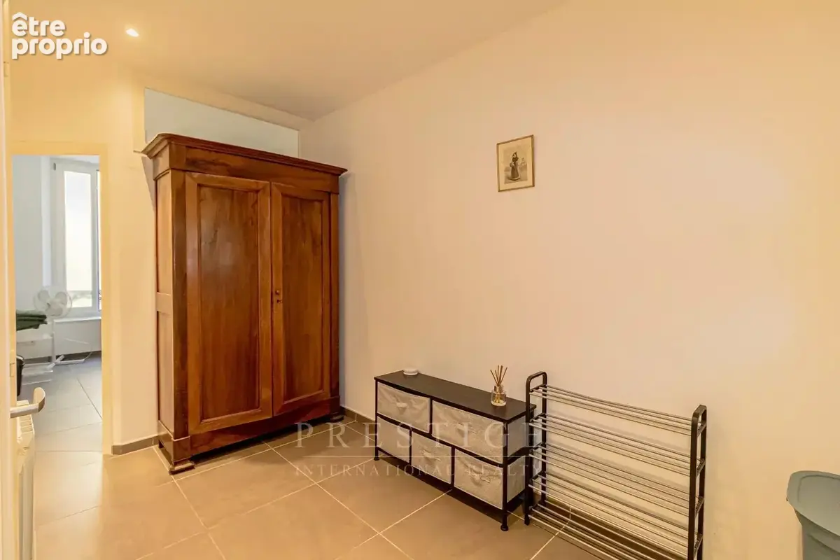 Vieille Antibes, 4 pièces en duplex rénové & meublé - photo 19