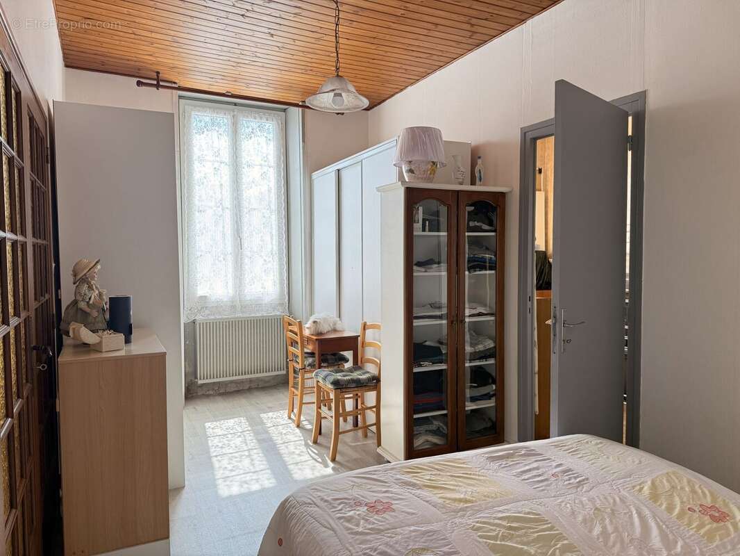 Maison 96 m² à Grezac  - photo 9