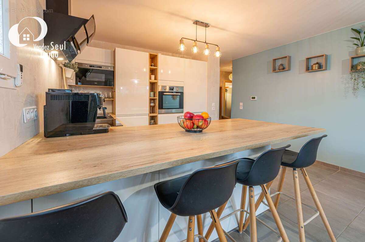 Appartement à POISY