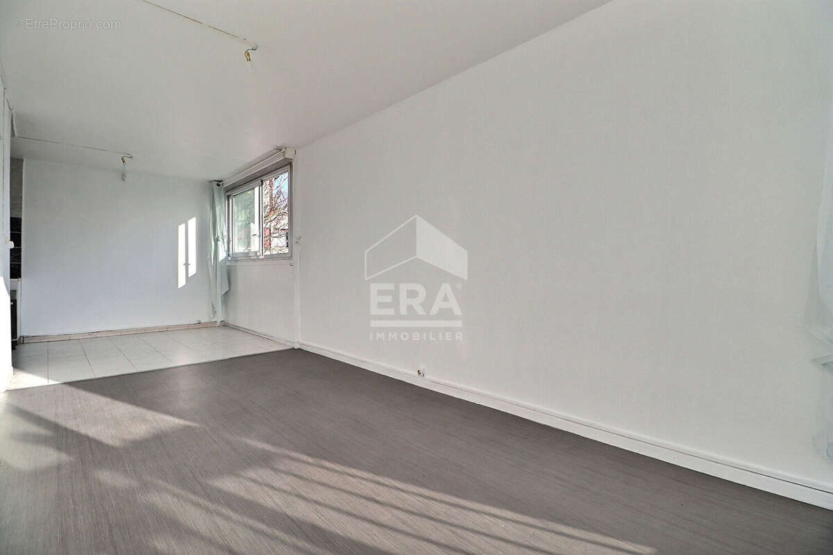 Appartement à AUBERVILLIERS