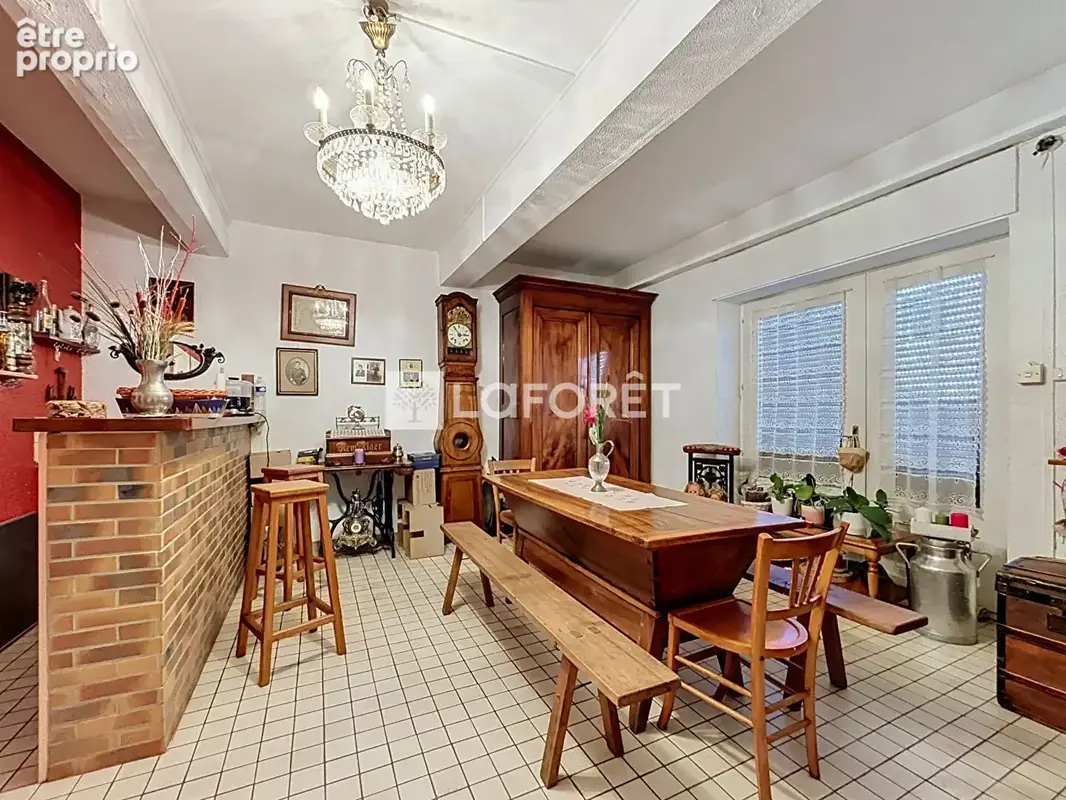 Demeure FAMILIALE à vendre au coeur du village - 7 pièce(s) 265 m2 - photo 10