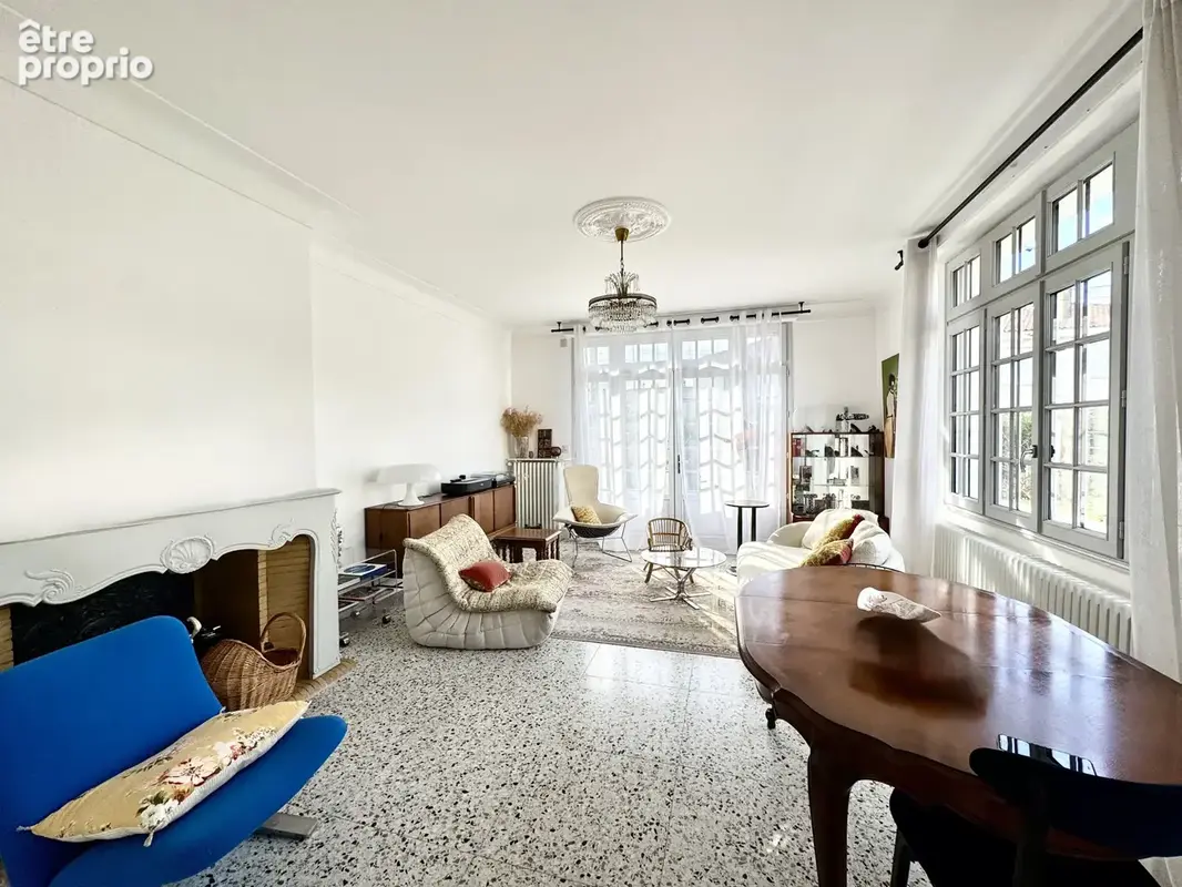 NIORT   Maison rénovée de 141 m2, 4 chambres, jardin et garage, proche des Halles et du Quai Métayer - photo 6