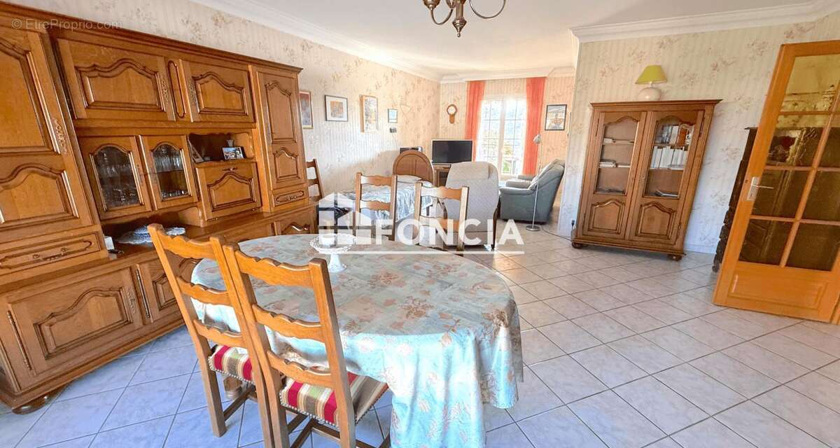 Maison à SAINTE-LIVRADE-SUR-LOT