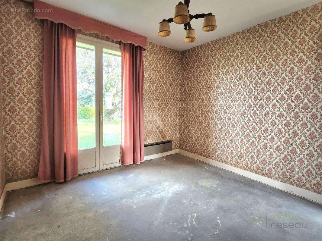 Maison à ELINCOURT-SAINTE-MARGUERITE
