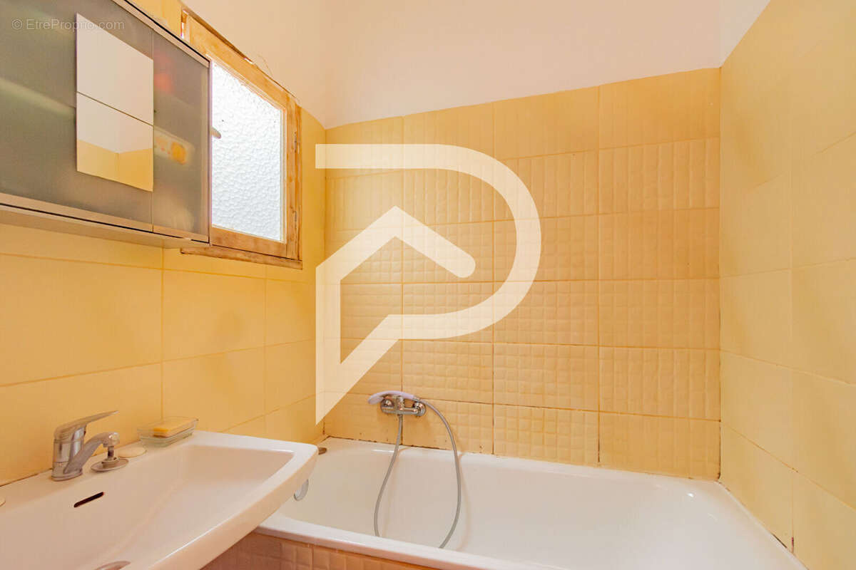 Appartement à MARSEILLE-2E