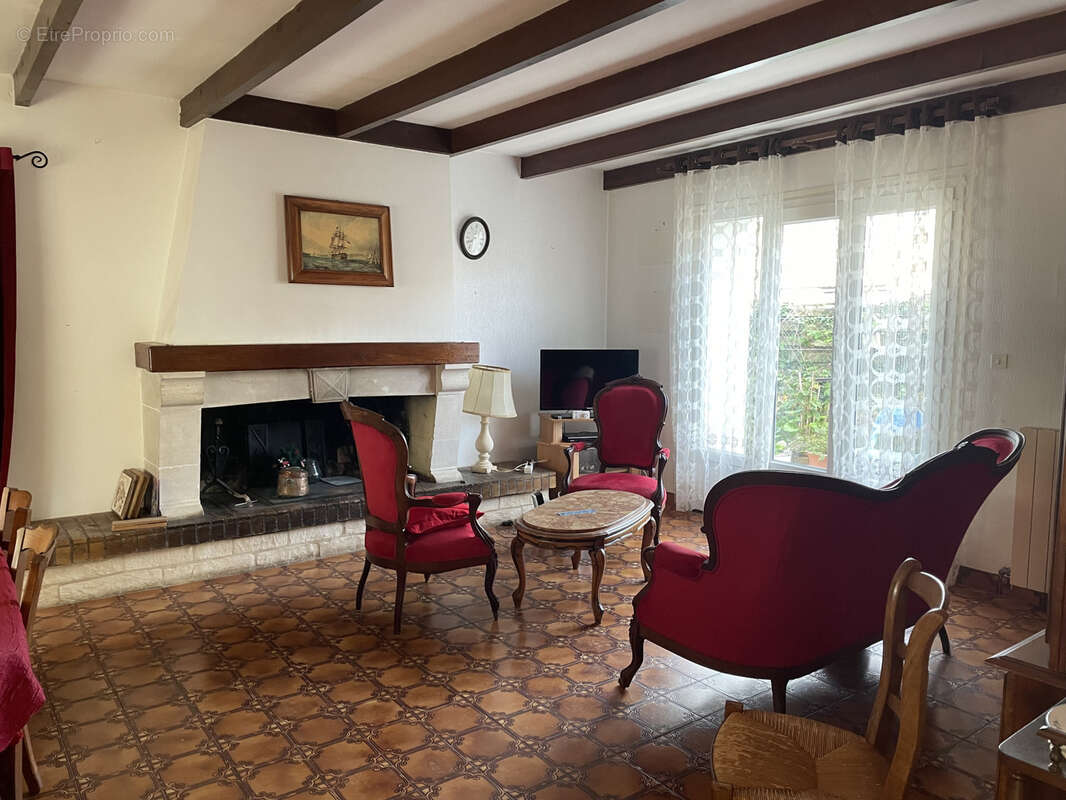 Maison à CROIX-CHAPEAU