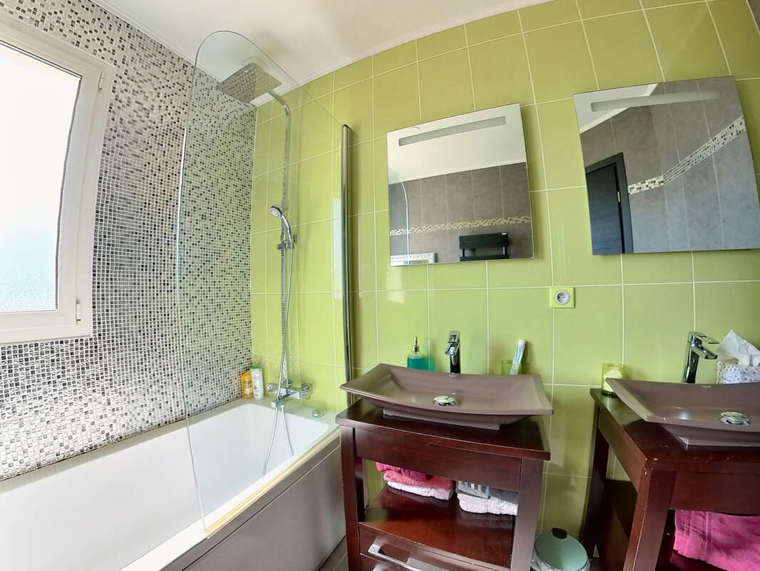 Maison à SAINT-LAURENT-DU-VAR