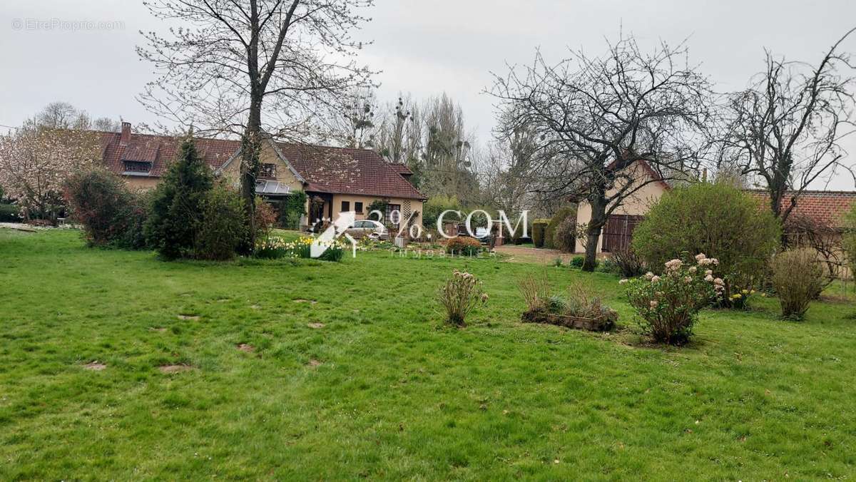 Maison à MOYENNEVILLE