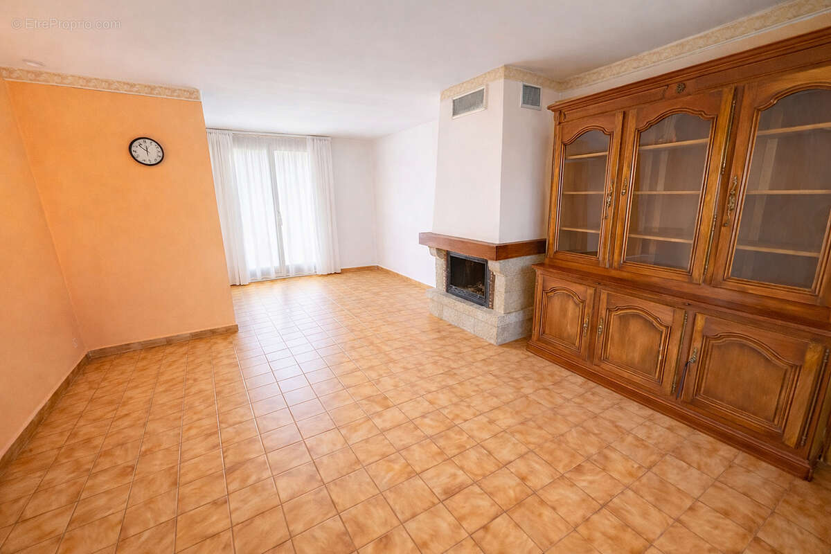 Maison à FREPILLON