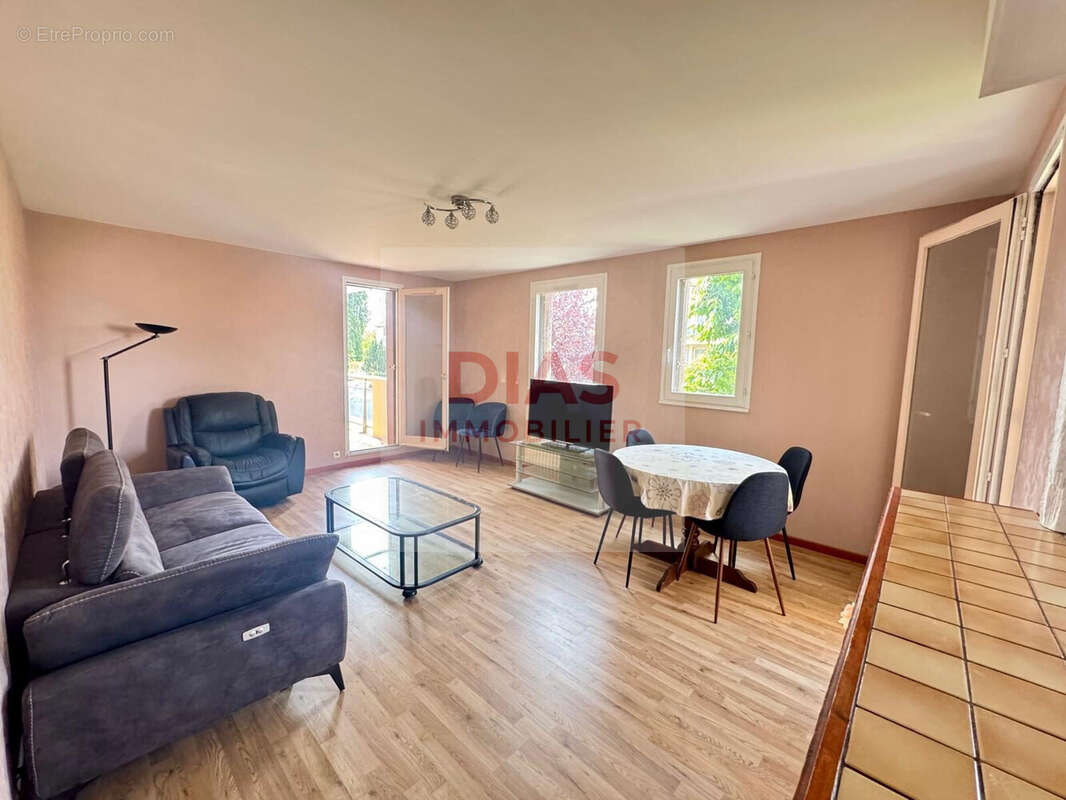 Appartement à PONTAULT-COMBAULT