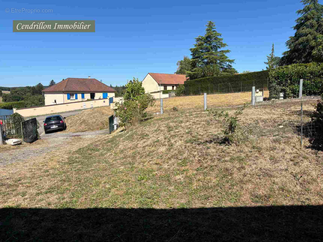 Pavillon plain-pied 3ch, à rénover mais habitable de suite, au calme, proximité tous services. - photo 21