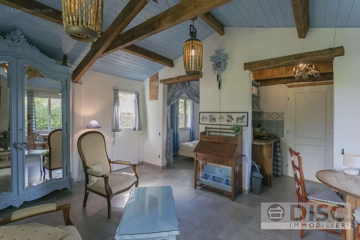 Maison à MONTFERMIER