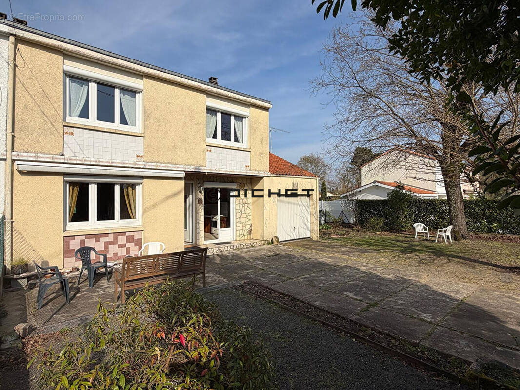 Maison à LE TAILLAN-MEDOC