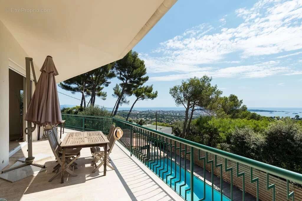 Maison à VALLAURIS