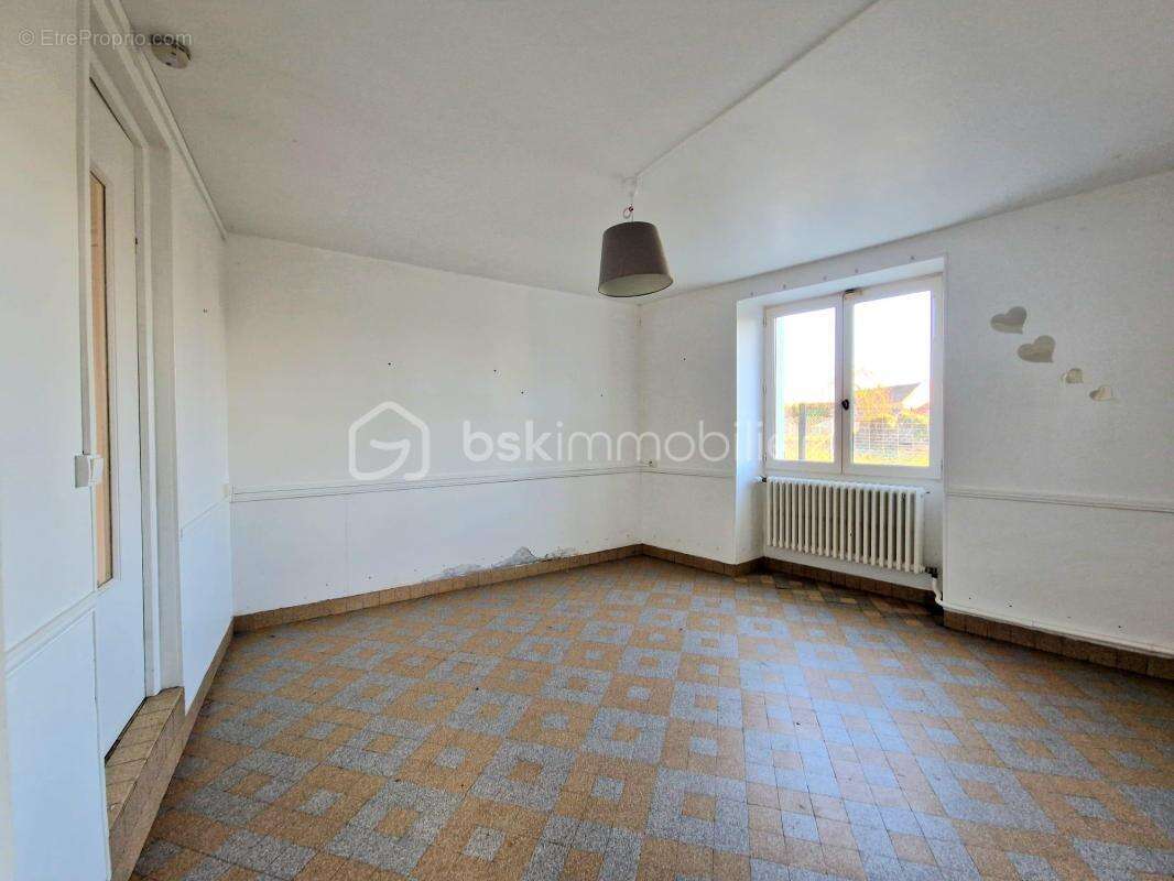 Maison à ORVILLIERS