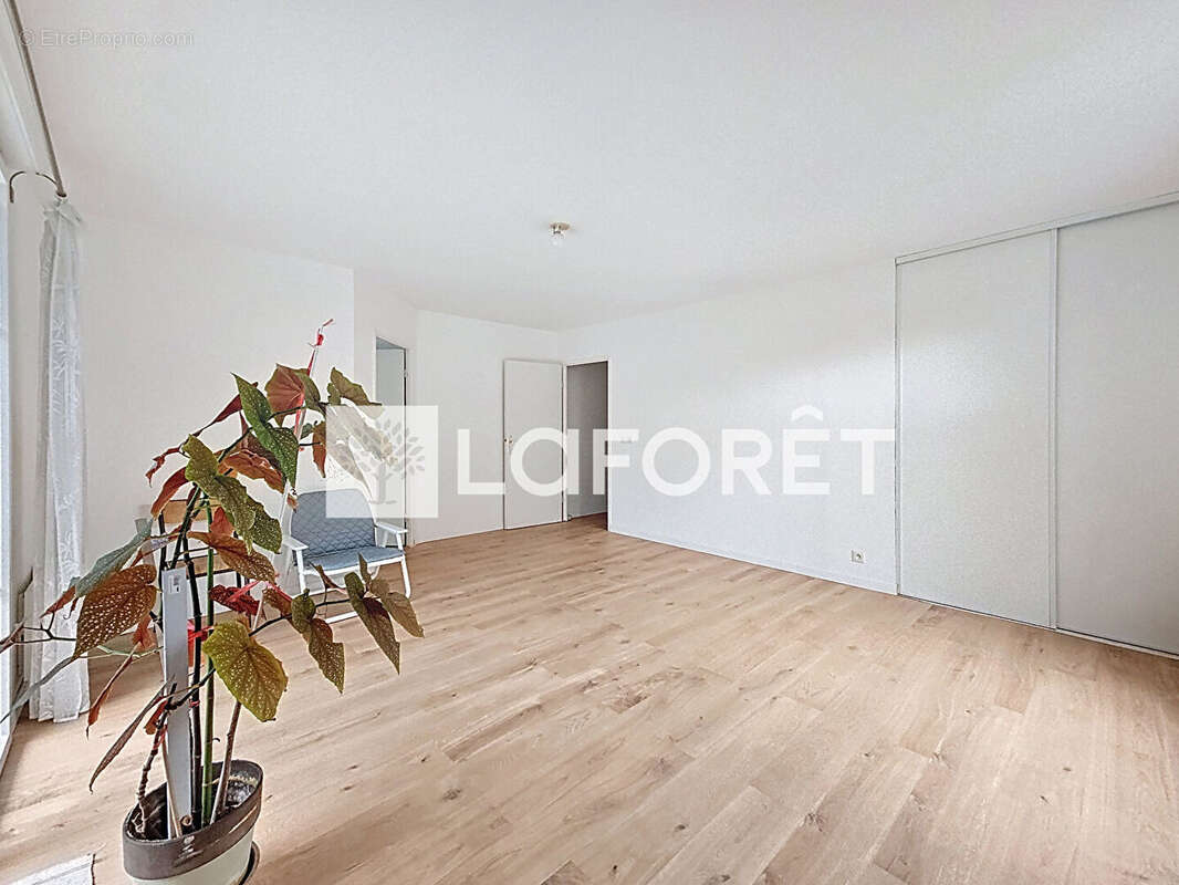 Appartement à MOISSY-CRAMAYEL