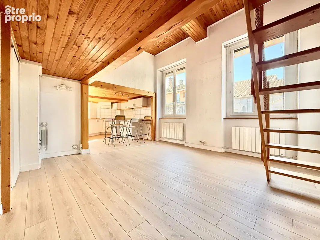 Hôtel de Ville - Rue Romarin - T2 en duplex de 55m² - photo 2