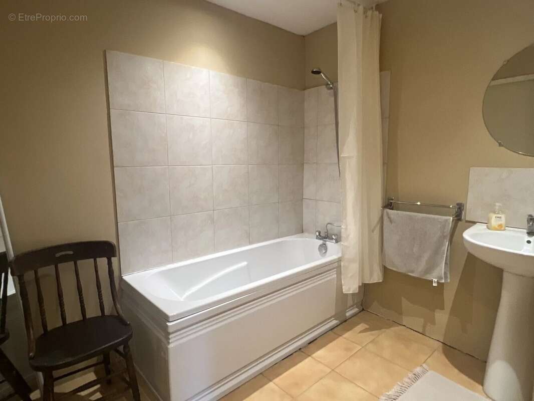 Grande maison avec maison d'amis et maison indépendante à rénover - photo 17