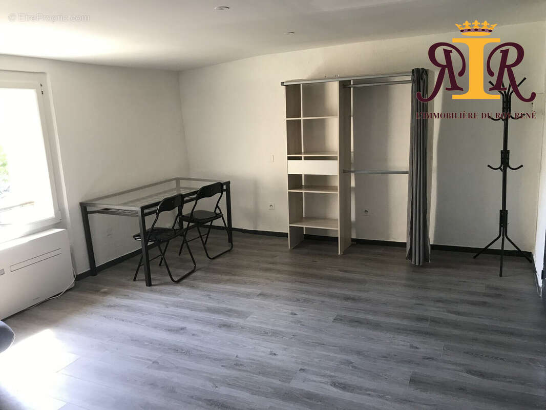 Appartement à LA TOUR-D&#039;AIGUES