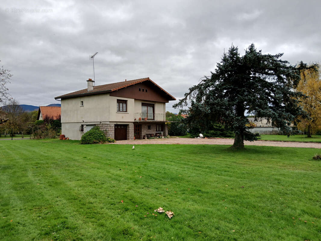 Maison à NERONDE-SUR-DORE