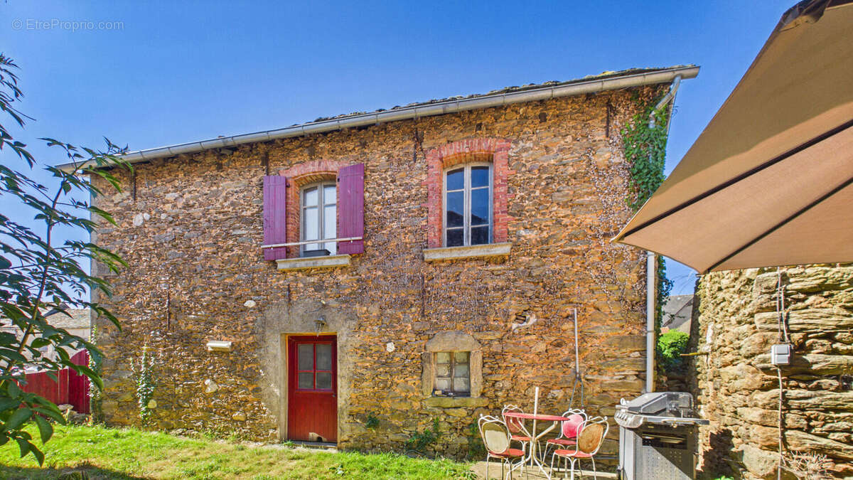 Maison rénovée avec jardin et dépendance  5 chambres possibles  Proche commodités - photo 2