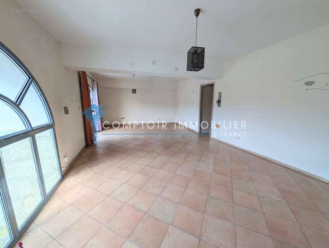 Appartement à LAROQUE