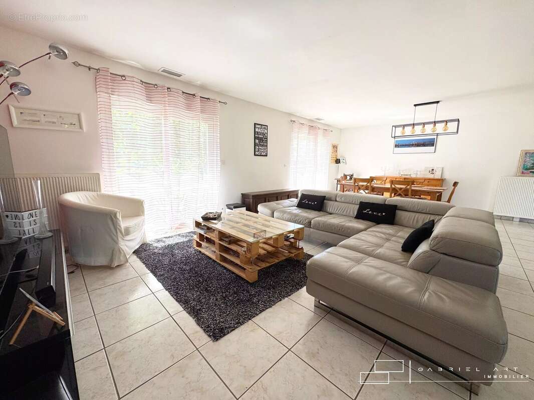 Maison 160 m² à Preignan  - photo 7