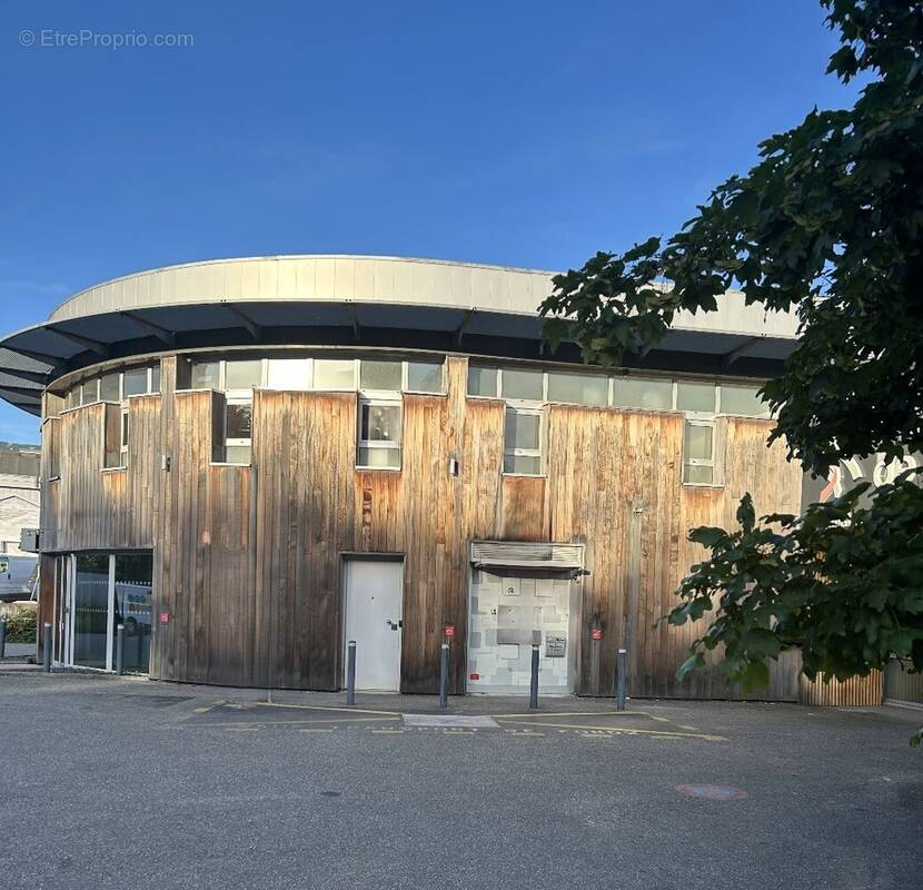 Commerce à LA RAVOIRE