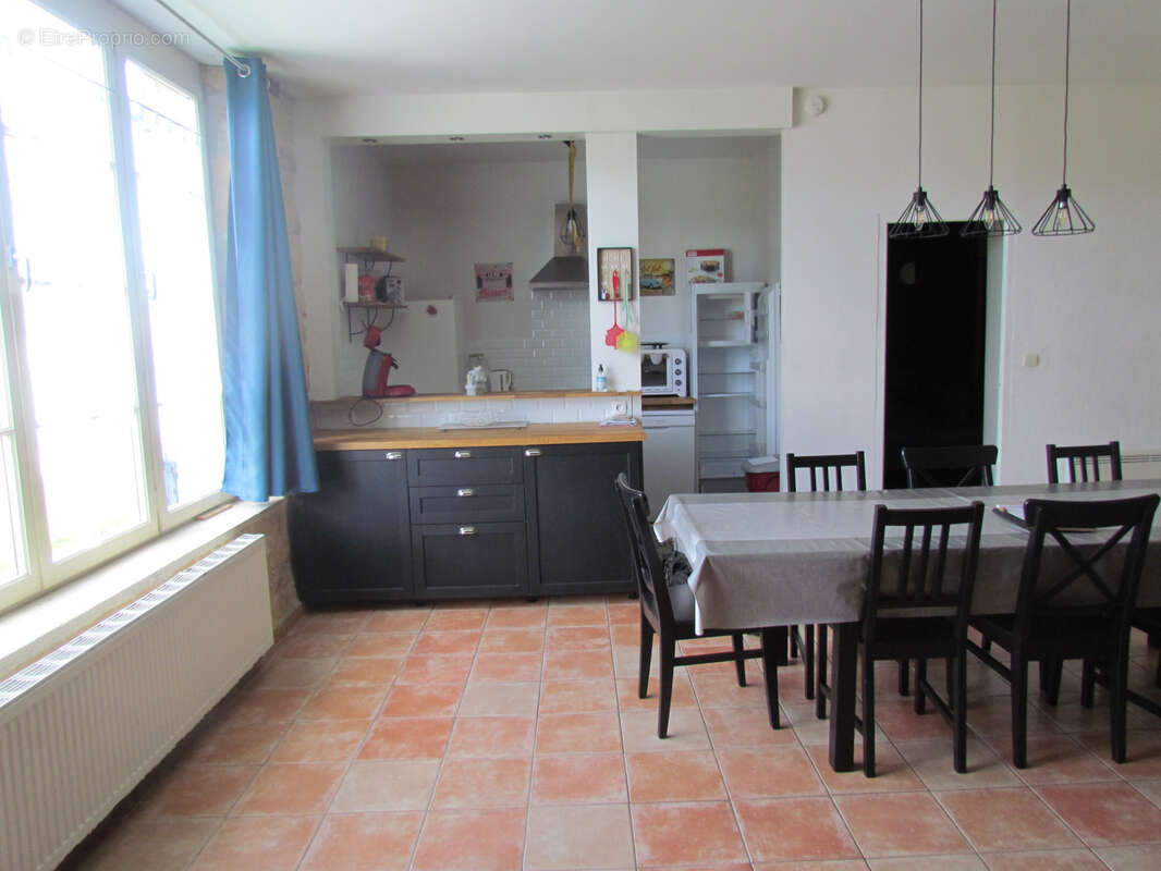 Maison à HAUTEFORT