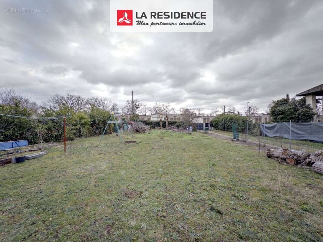 Terrain à AUBERGENVILLE