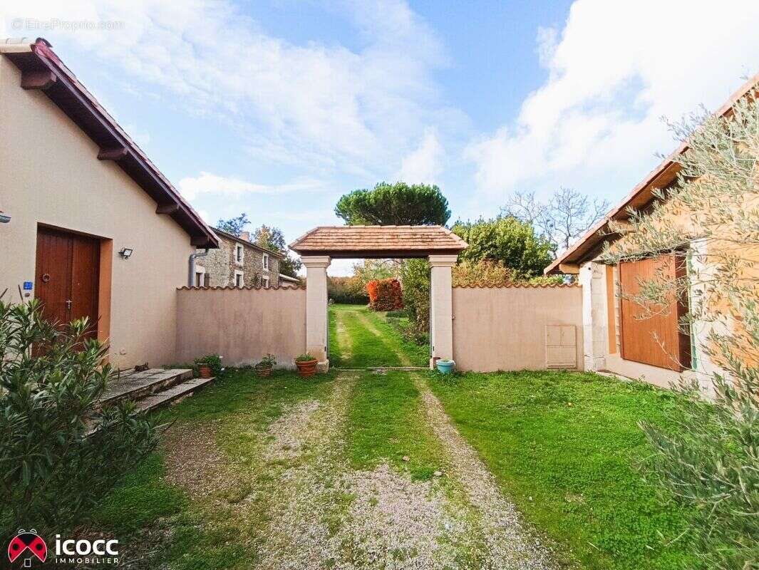 Maison à MAREUIL-SUR-LAY-DISSAIS