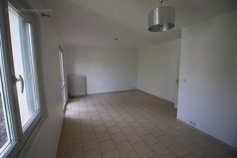 Maison à SAINT-SULPICE-DE-FALEYRENS