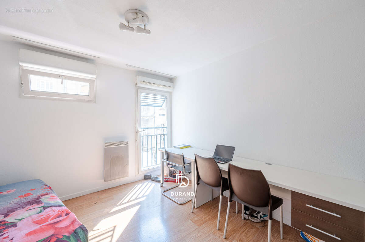 Appartement à MARSEILLE-3E