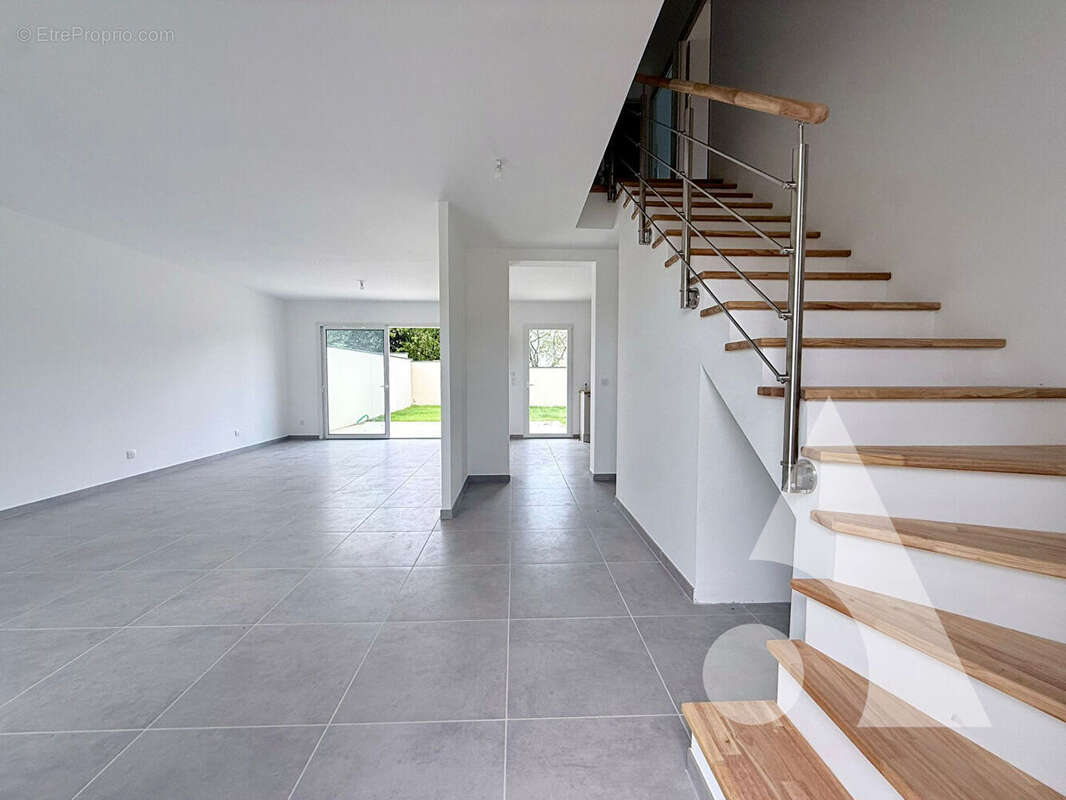 Maison à LACHELLE
