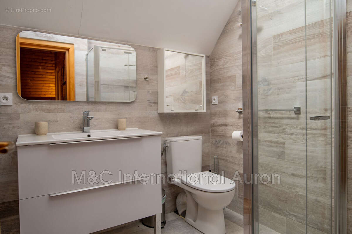 Appartement à SAINT-ETIENNE-DE-TINEE