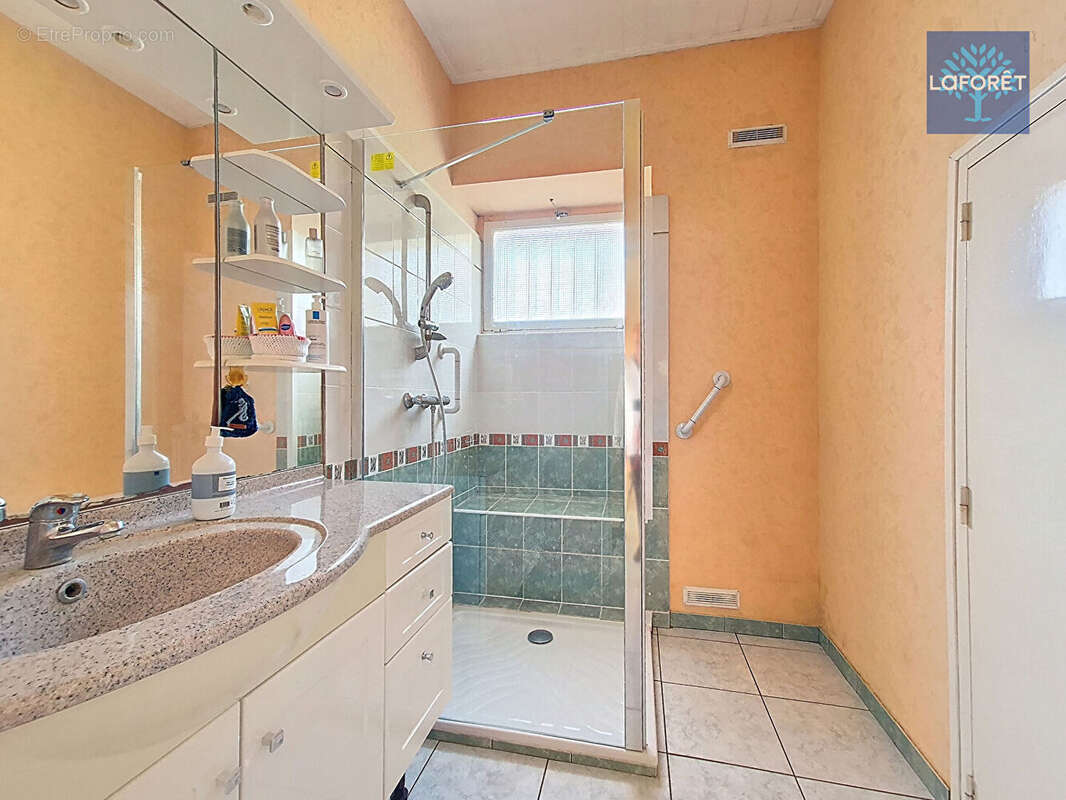 Maison à NOYAL-CHATILLON-SUR-SEICHE