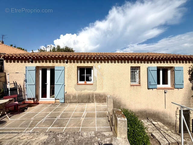 Maison de plain pied de 86m2 sur une parcelle de 297m2 avec garage - photo 2