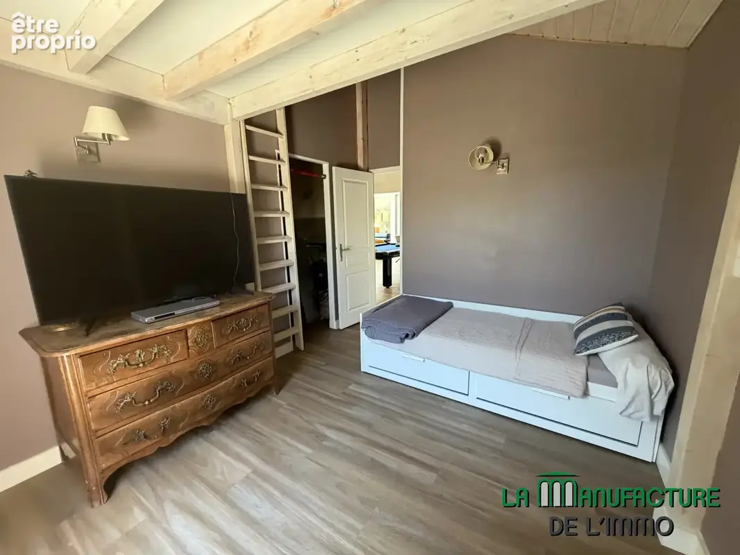 Villa d'architecte de 199.12 m2 - piscine - 4 ch- putting green de golf - 1513 m2 terrain - 2 garages / Monist - photo 19