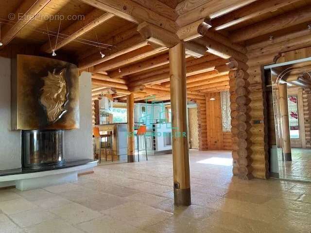 Maison à CHALLES-LES-EAUX